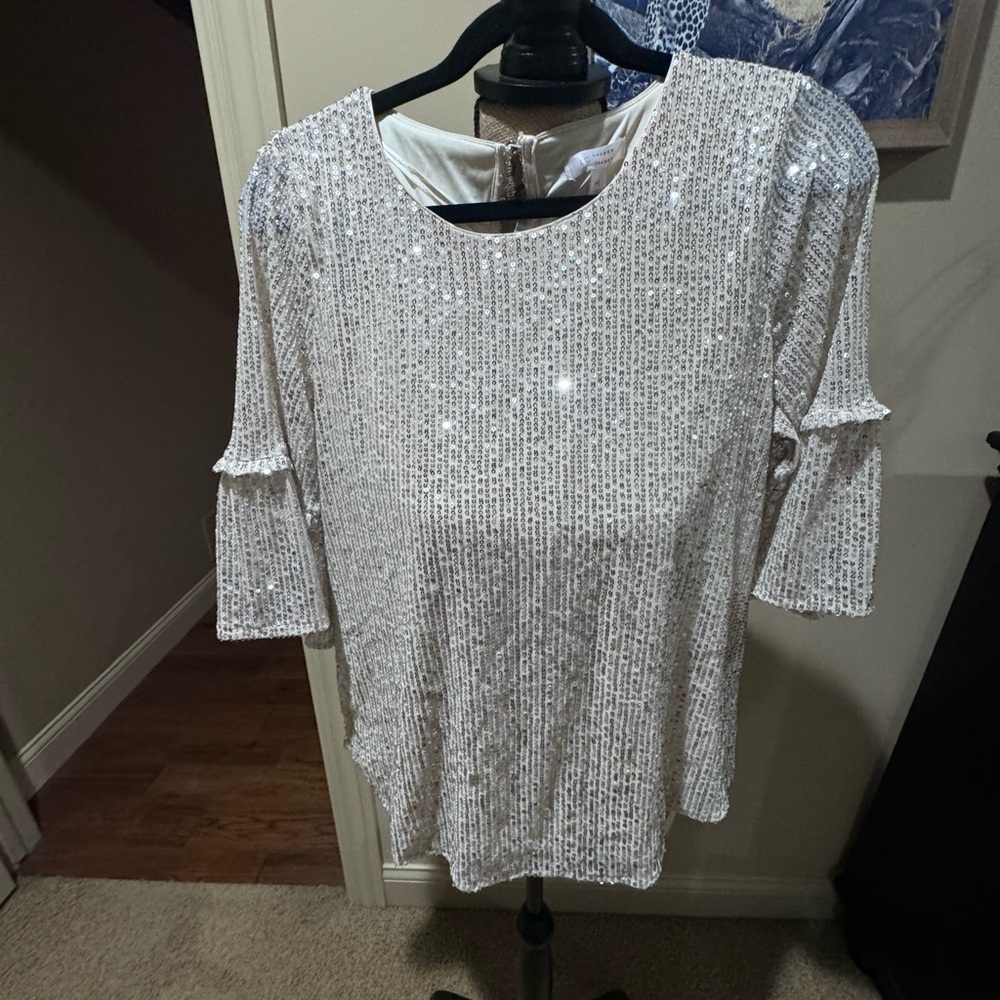 Like new sequin top ✨✨ - Picture 9 of 14